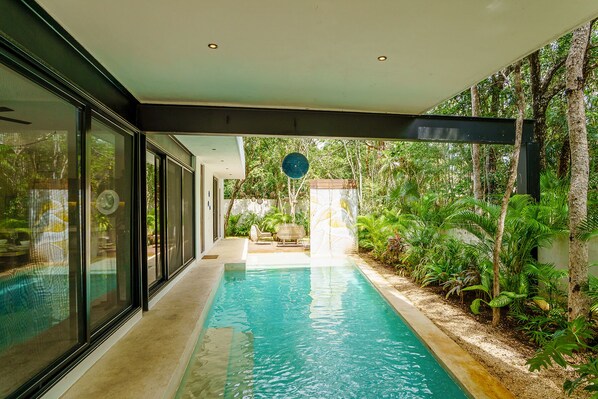 Villa de lujo, 4 habitaciones, alberca privada, vista a la alberca | Alberca privada