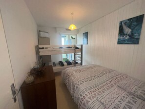 1 多间卧室、床单