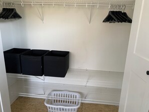 Interior - 2 bedroom Mountain View suite in Beautiful Penticton (Penticton)