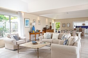 Smart TV, books, stereo