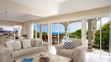 Smart TV, books, stereo