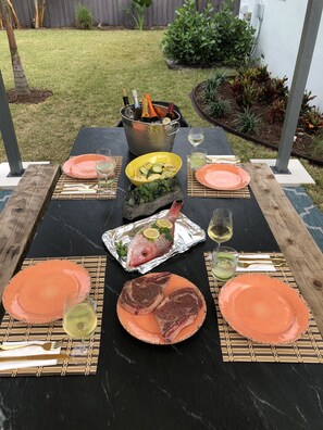 Outdoor dining - Stylish - Minutes From Beach, Bars & Eateries (West Palm Beach)