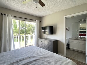 3 soverom, skrivebord, strykejern/-brett og wi-fi (inkludert)