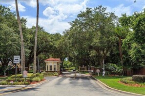 Exterior - Modern Friendly Family Townhome near Disney Parks (Kissimmee)