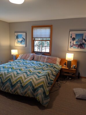3 bedrooms, iron/ironing board, free WiFi, bed sheets