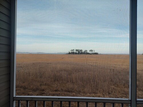 Second story condo with beautiful and relaxing views of Indian River Bay!