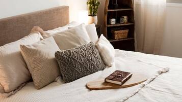 2 bedrooms, desk, iron/ironing board, free WiFi