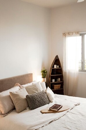 2 bedrooms, desk, iron/ironing board, free WiFi - Mullum Haven 2 - In the heart of Mullumbimby (Mullumbimby)
