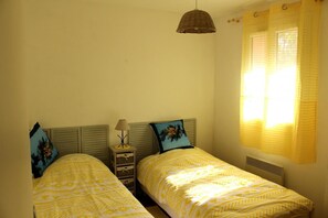 2 chambres, fer et planche à repasser, accès Internet