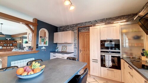 Modern House with lots of character, and lovely sunny garden with country views.