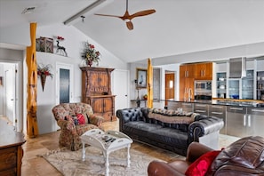 Living area - NEW to VRBO! 3/2 French country style house with a gorgeous CANYON LAKE VIEW! (Canyon Lake)