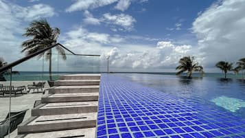 Outdoor pool, pool loungers