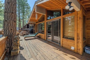 Terrace/patio - 3000 sqft Home w/ Private Hot Tub, 4 Suites, Pool Table on the Shuttle Route at Northstar! (Truckee)