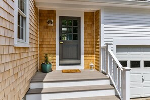 Exterior detail - Prvt Beach (Dennis)