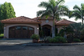 Exterior - Beautiful Villa in Pedasi, Beach View. (Pedasi)