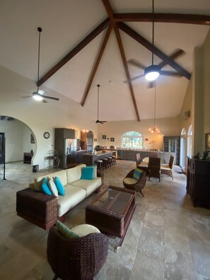 تلفزيون ذكي