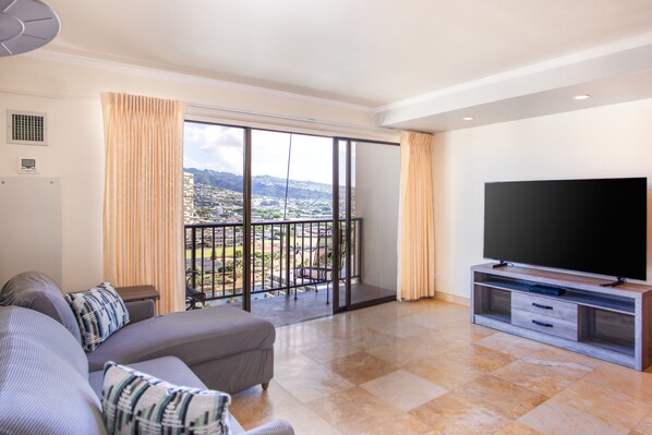 TV - Stellar Mountain, River & City Views Luxe Condo - Shared Pool, Hot Tub & Sauna (Honolulu)