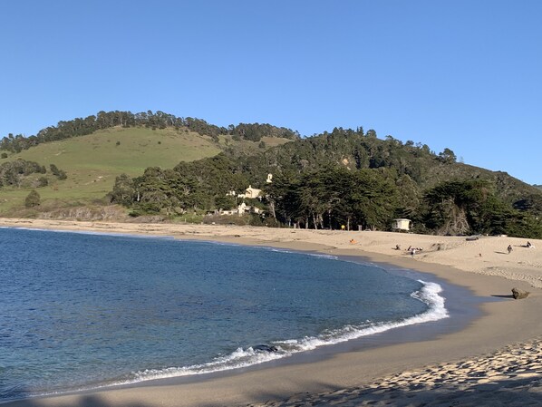 En la playa y toallas de playa