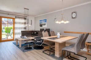 Unclassified image, 4 of 38, button