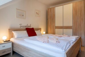 2 bedrooms, in-room safe, iron/ironing board, WiFi