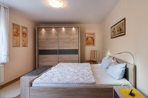 2 Schlafzimmer, Bügeleisen/Bügelbrett, WLAN