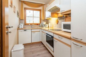 Unclassified image, 4 of 34, button - Comfortable vacation apartment with terrace and garden view in the vacation park - (Zingst)