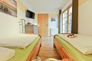 3 Schlafzimmer, Bügeleisen/Bügelbrett, WLAN