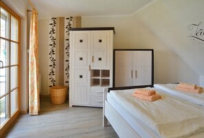 Unclassified image, 4 of 38, button