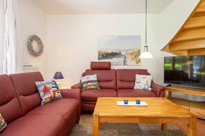 TV, peis, bordtennis og stereoanlegg