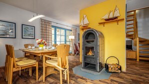 Dining - Semi-detached house with sauna, garden and heated pool in the Freesenbruch vacation park (Zingst)