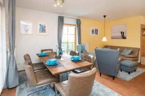 Unclassified image, 3 of 40, button - Comfortable terraced house with terrace and garden in the Freesenbruch vacation park - (Zingst)