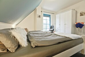 Unclassified image, 3 of 59, button