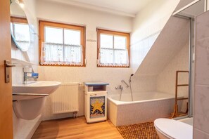 Uklassifisert bilde, 3 av 40, knapp