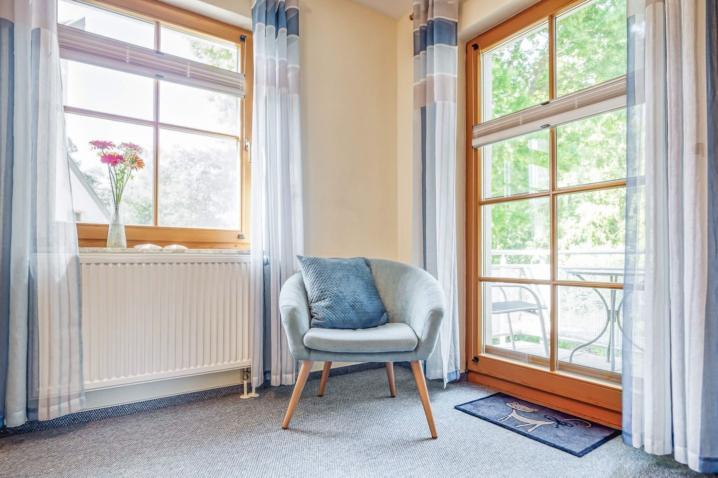 TV, table tennis, stereo