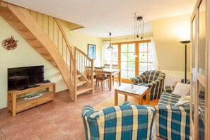 TV, bordtennis og stereoanlegg