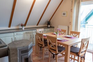 Unclassified image, 4 of 21, button