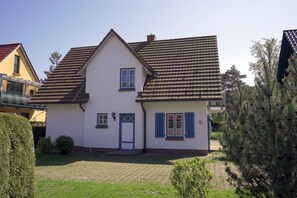 Unclassified image, 3 of 21, button