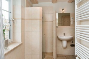 Unclassified image, 5 of 19, button