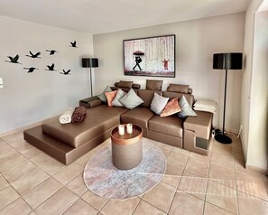 Télévision, chaîne hi-fi