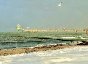 Unclassified image, 3 of 47, button