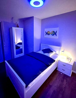 2 bedrooms, WiFi, bed sheets - Comfortable vacation apartment with covered terrace in a central location in Zingst - (Zingst)