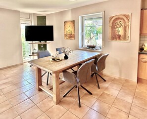 Dining - Bright, centrally located apartment on the first floor! - Park residence at the harbor (Zingst)