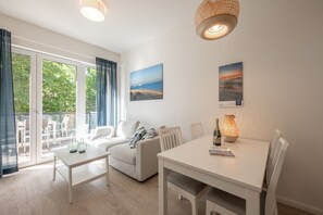 Televisión, tenis de mesa y estéreo 