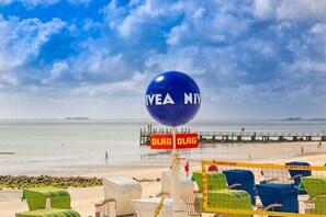 Unclassified image, 3 of 224, button - Vacations directly on the south beach - Ferien am Südstrand (Wyk auf Föhr)