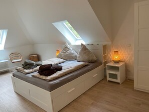 2 chambres, fer et planche à repasser, Wi-Fi, draps fournis