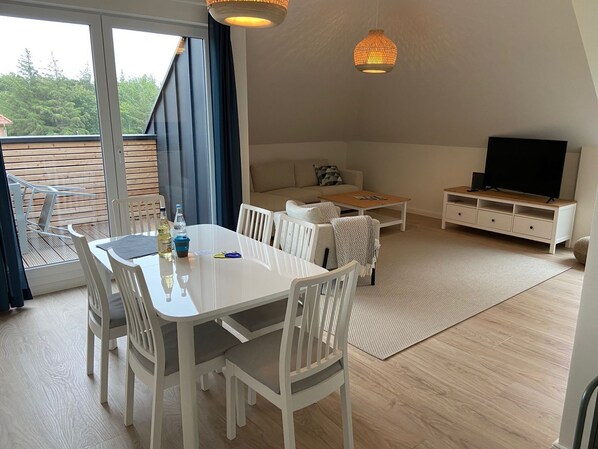 Télévision, table de tennis de table