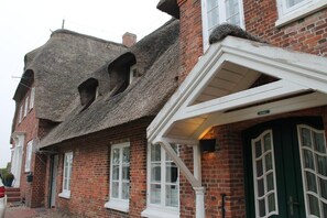 Exterior detail - Vacation apartment Silbermöwe- Herrenhof Wrixum - Vacation in the historic (Wyk auf Föhr)