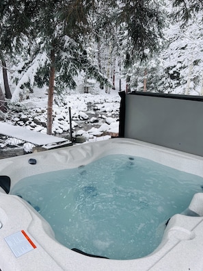 Bain à remous extérieur