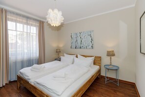 1 habitación, tabla de planchar con plancha y wifi