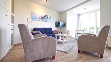 Fernseher, DVD-Player, Stereoanlage